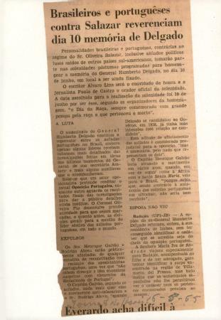 <b>"Brasileiros e portugu�ses [...]</b>